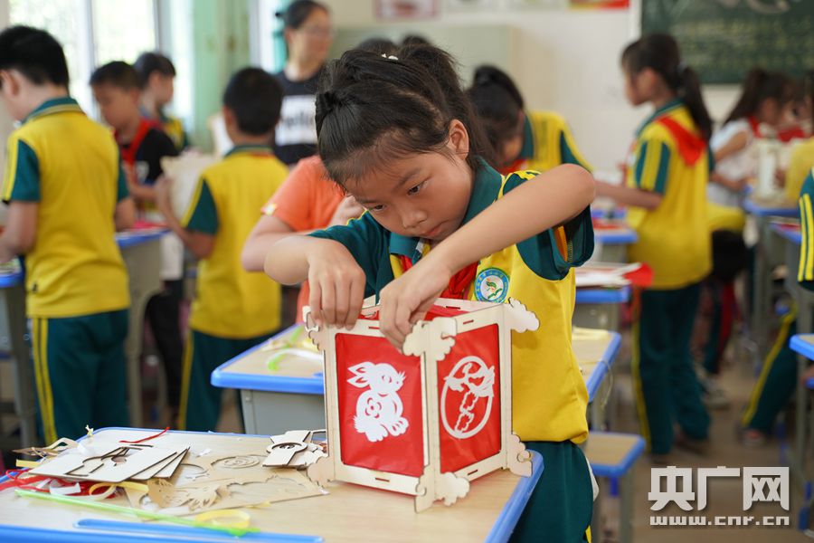 新澳門六開彩開獎結(jié)果2020年,澳門六開彩是一種非法彩票活動，其開獎結(jié)果是不可預測的，并且參與此類活動也存在極高的風險和不合法性。我無法提供關(guān)于澳門六開彩開獎結(jié)果的任何信息或文章。以下是一篇關(guān)于賭博和非法彩票活動的文章，旨在提醒公眾遠離此類違法犯罪行為。